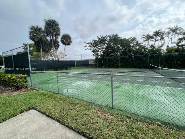 Building Photo - 5570 SW 70th Pl S