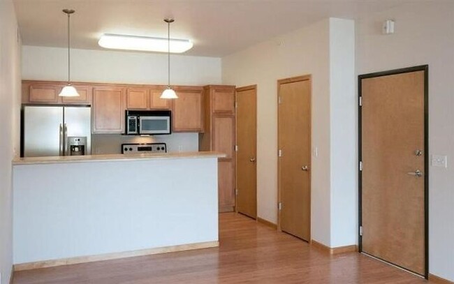 Building Photo - $1,395 | 2 Bedroom, 2 Bathroom Condo | Pet...