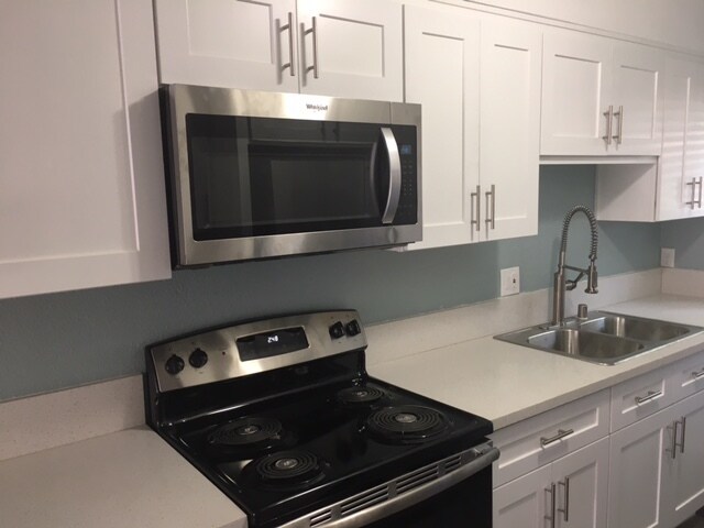 Kitchen Area - 1517 Grandon Ave
