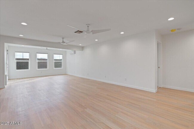 Building Photo - 21233 N 30th Ave