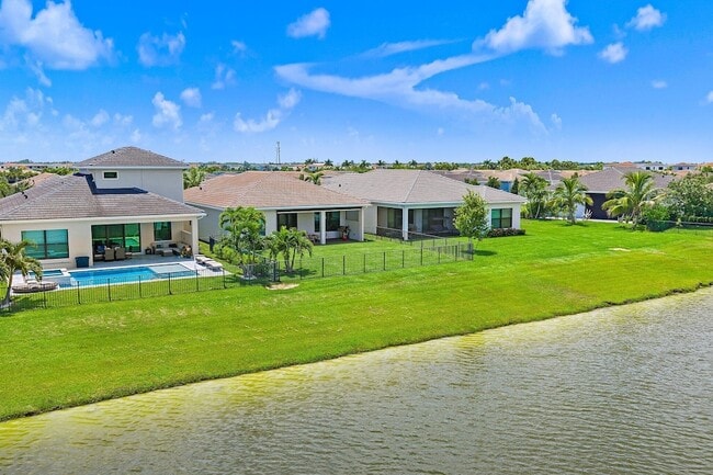 Building Photo - 15883 Key Biscayne Ln