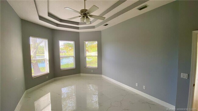 Building Photo - 4646 NW Wandering Oak Ct