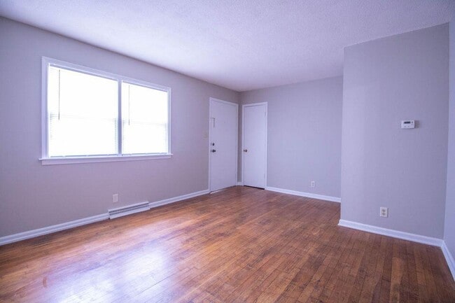 Building Photo - 2817 N Willowbrook Rd
