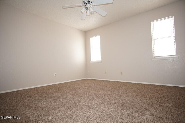Building Photo - 1587 Bengal Dr