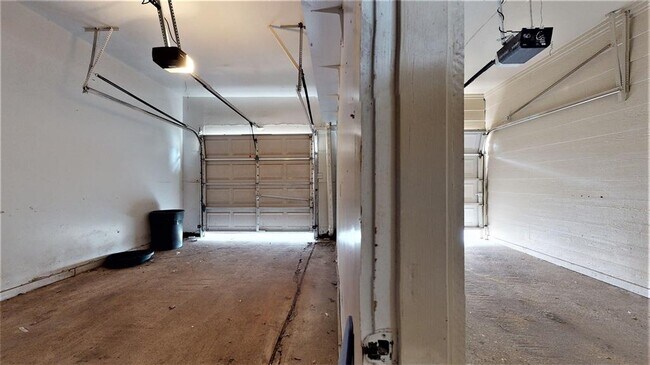 Building Photo - 727 Bunker Hill Rd