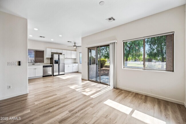 Building Photo - 1704 S 79th Glen