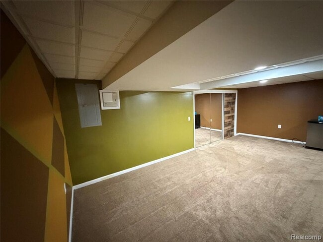 Building Photo - 39588 Squire Rd