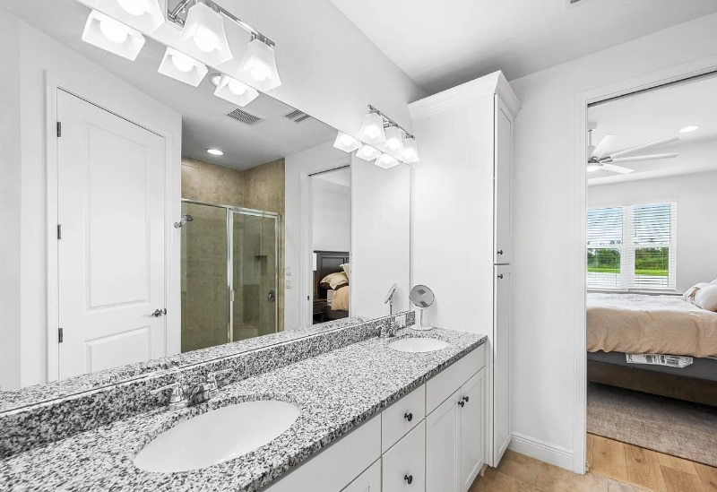 Building Photo - 8570 Island Breeze Ave