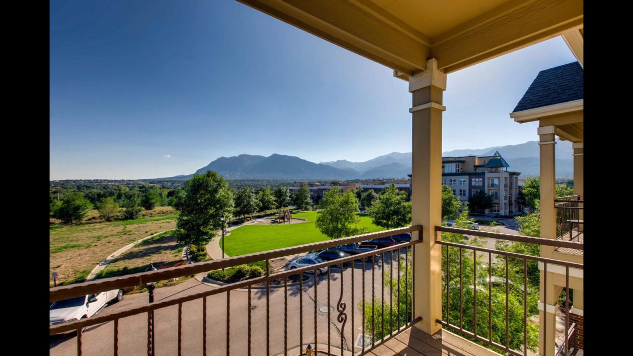 Building Photo - 324 E Fountain Blvd