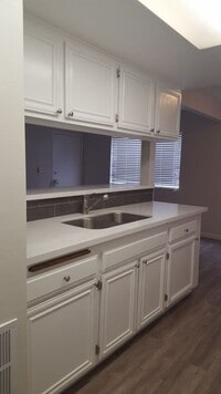 Building Photo - 2603 Sextant Ave