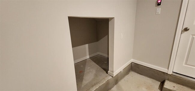 Building Photo - 308 Banyon Dr