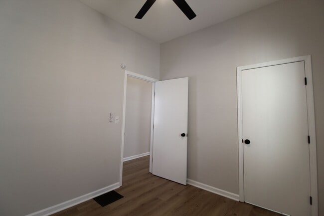 Building Photo - 2 Bedroom 1.5 Bath Home In Strawberry Hill