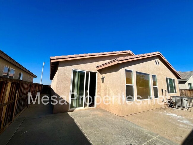 Building Photo - 12261 Luna Rd