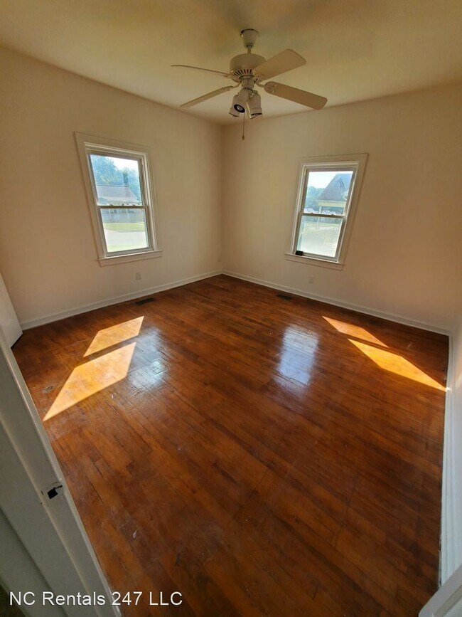 Building Photo - 2 br, 1 bath House - 2313 Maple St