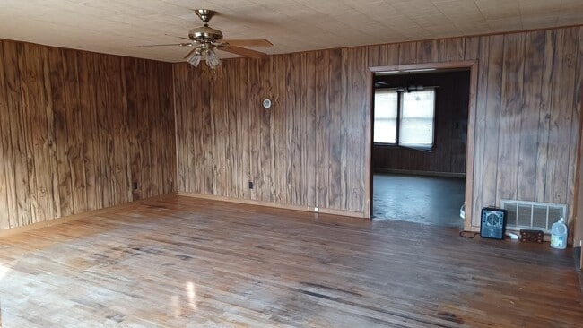 Building Photo - 806 Jackson St