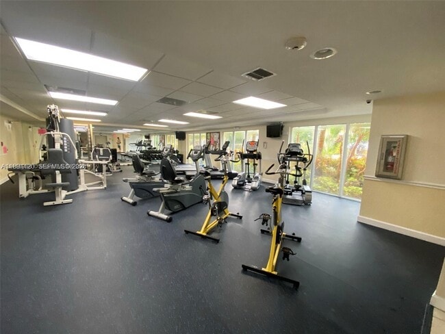 Building Photo - 151 NE 16th Ave