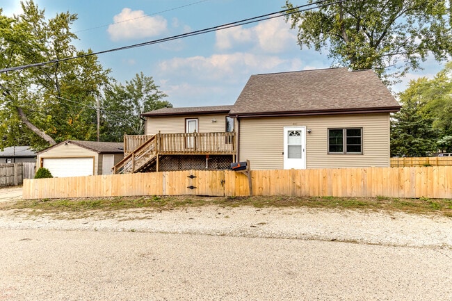 Building Photo - 400 Clifton Dr