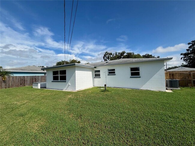 Building Photo - 9950 52nd Terrace N