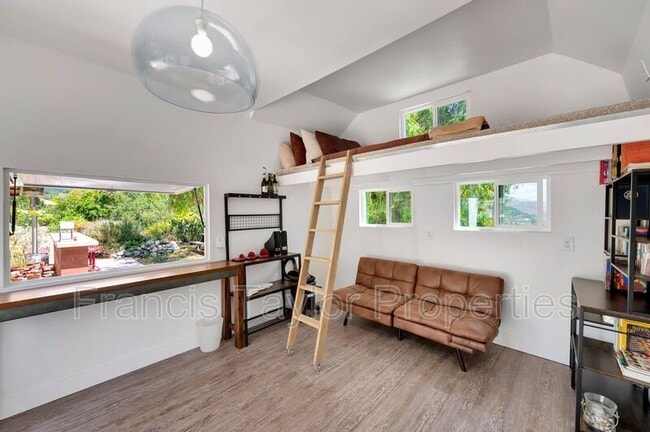 Building Photo - 2689 Daisy Ln