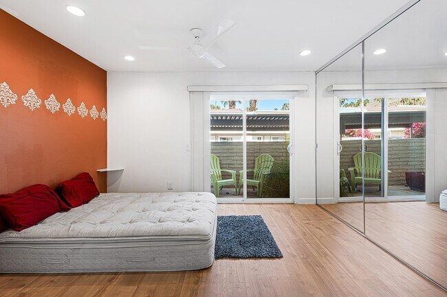 Building Photo - 1950 S Palm Canyon Dr