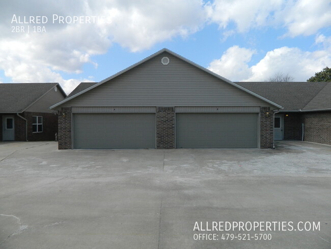 Primary Photo - Large Duplex in Fayetteville/Elkins: