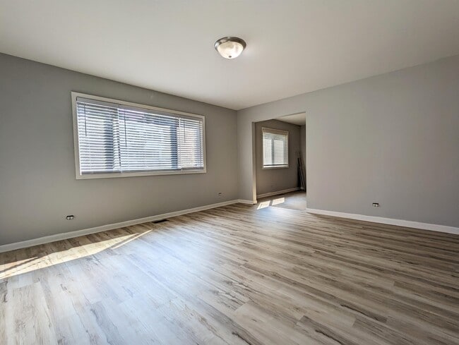 Building Photo - 532 Pleasure Dr