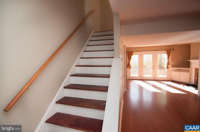 Building Photo - 1566 Garden Ct
