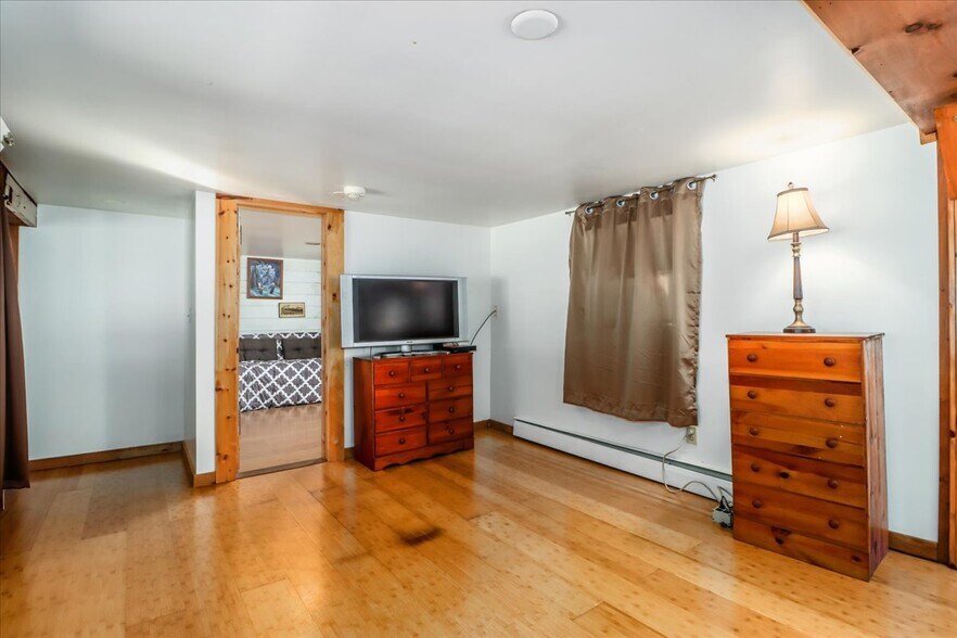 Building Photo - 155 Squash Hollow Rd