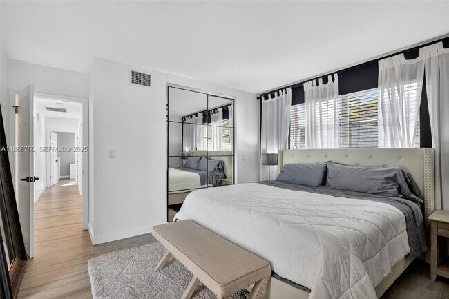 Building Photo - 1820 N 56th Ave