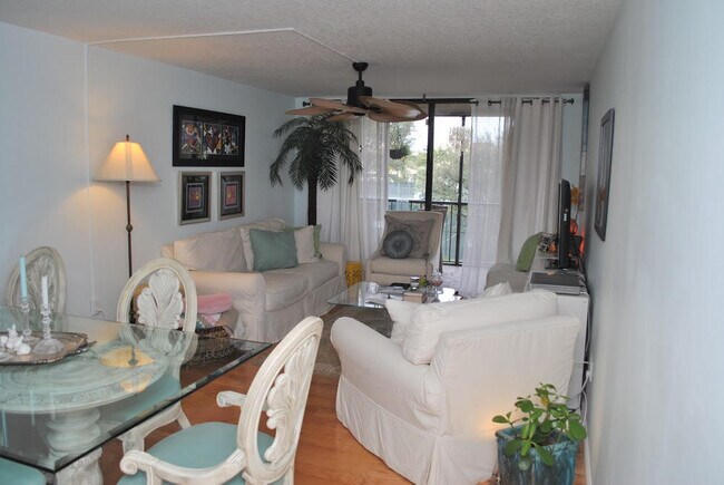 Building Photo - 755 Dotterel Rd