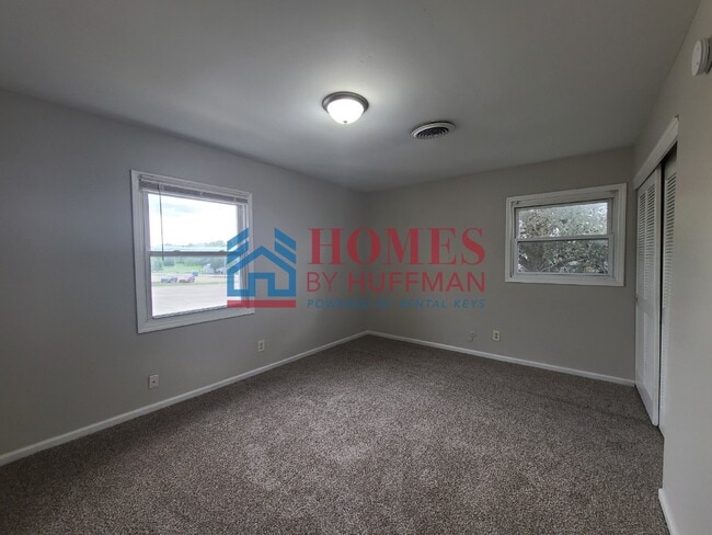 Building Photo - Two Bedroom Upstairs | Boonville | Deposit Special