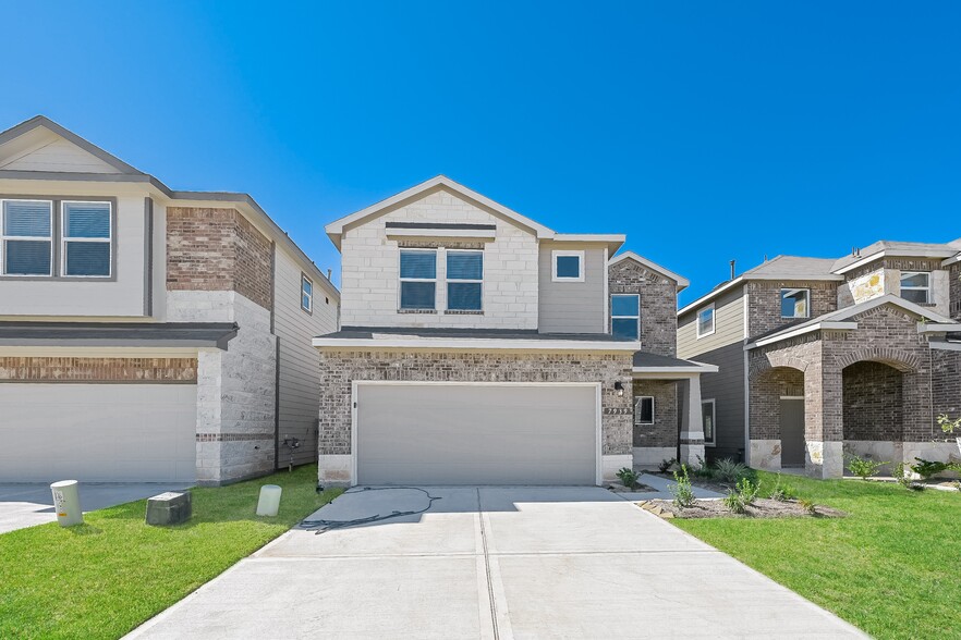 Primary Photo - 7939 Cypress Country Dr