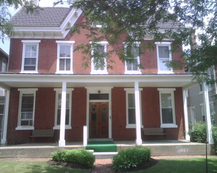 Building Photo - 157 S Main St