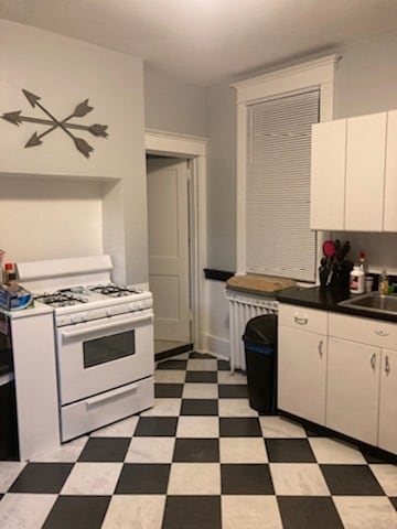 Kitchen with Bathroom Door entrance - 729 Gallion Ave