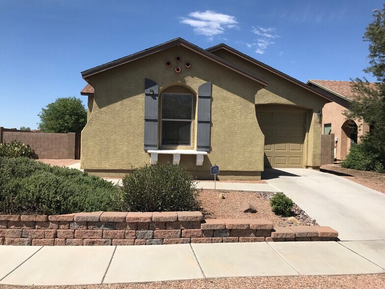 Front - 5283 E Desert Straw Ln