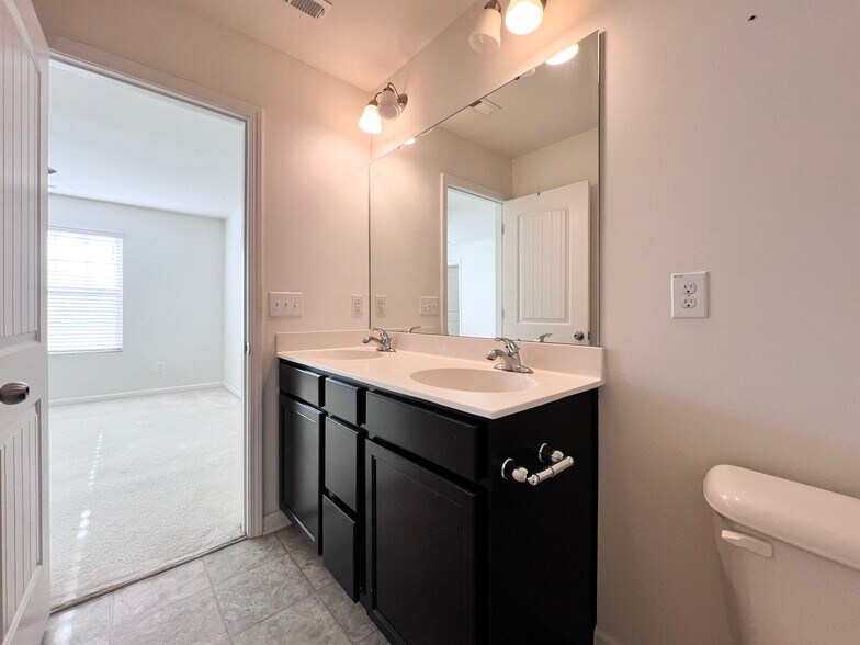 Building Photo - 9938 Sweet Basil Dr