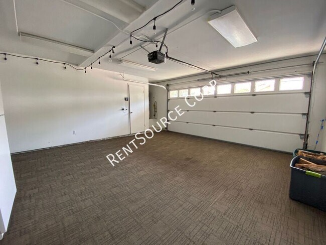 Building Photo - 43328 Lookabout Rd