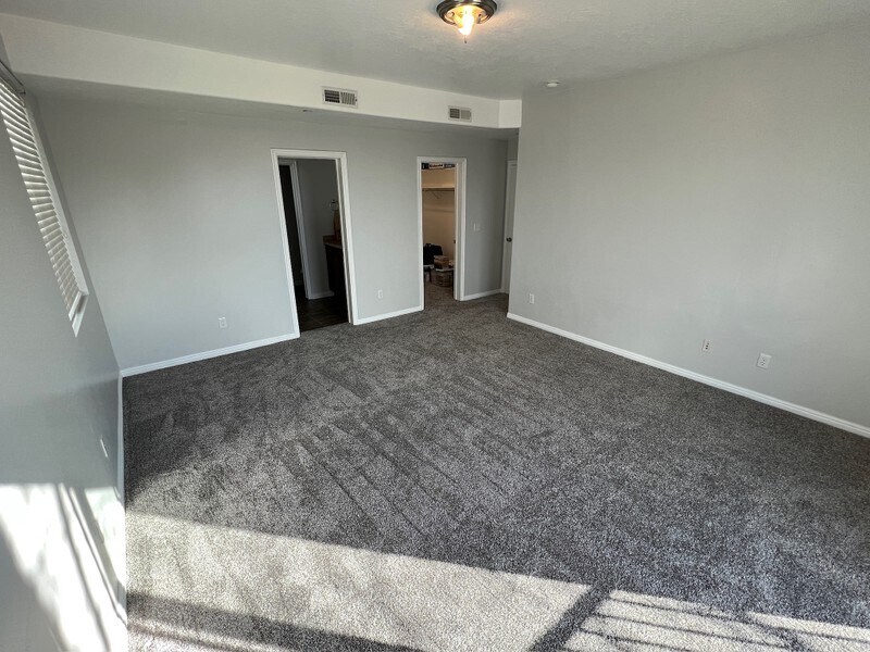 Building Photo - 610 N 400 W