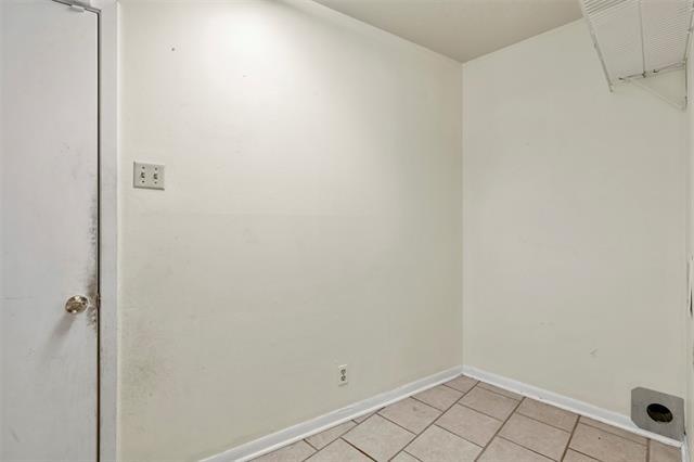 Building Photo - 629 FM697