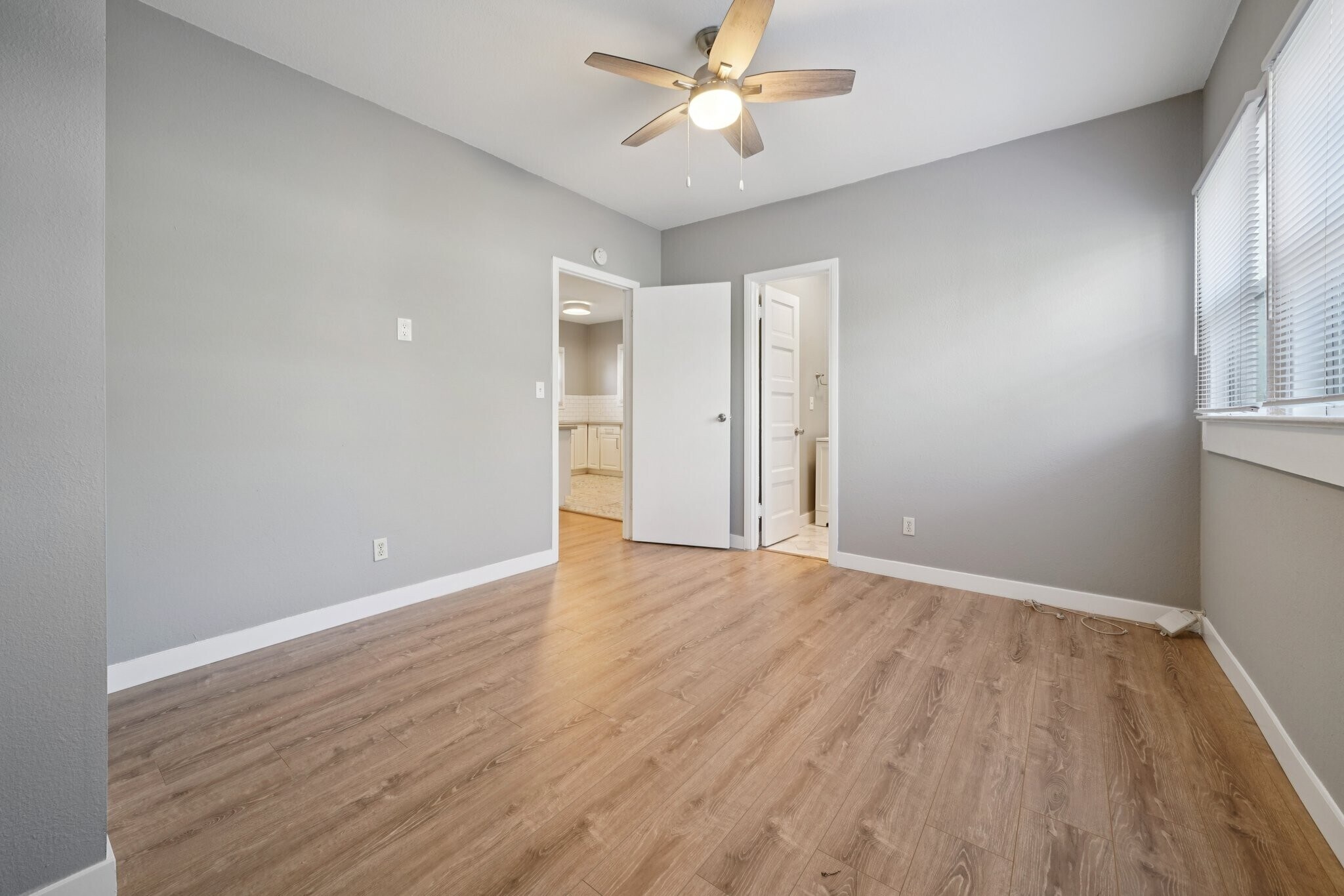 Building Photo - 379 W 19th St