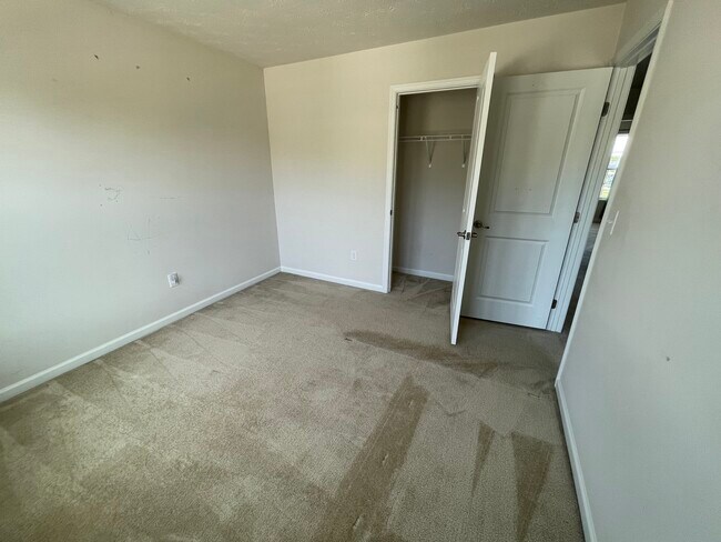 Building Photo - 1164 Trovillo Dr
