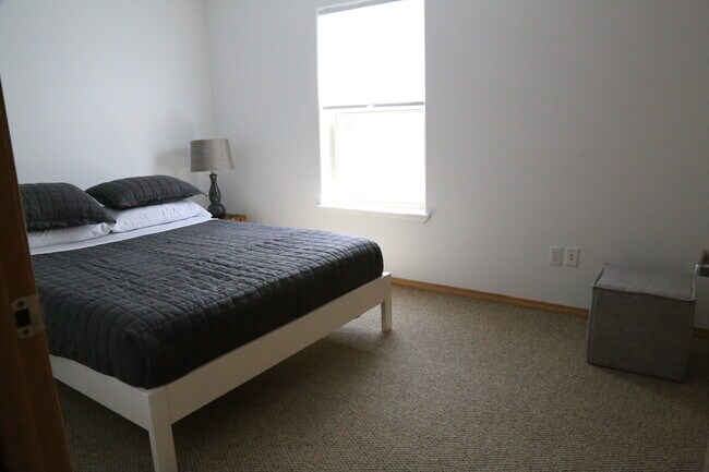 Building Photo - 315 E Main St