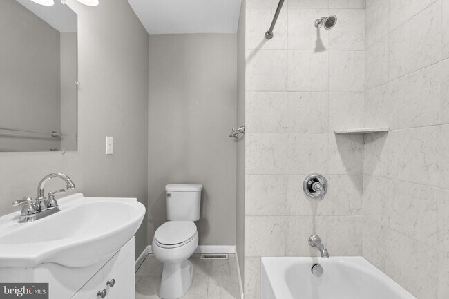 Building Photo - 8221 Millfield Ct