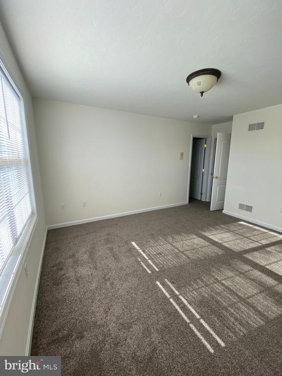 Building Photo - 21 Birch Dr