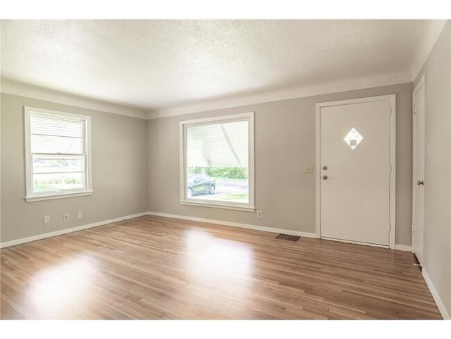 Building Photo - 3708 Xenia Ave N