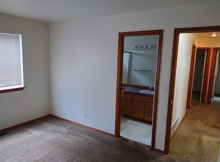 Building Photo - 5769 N Lachaise Ln