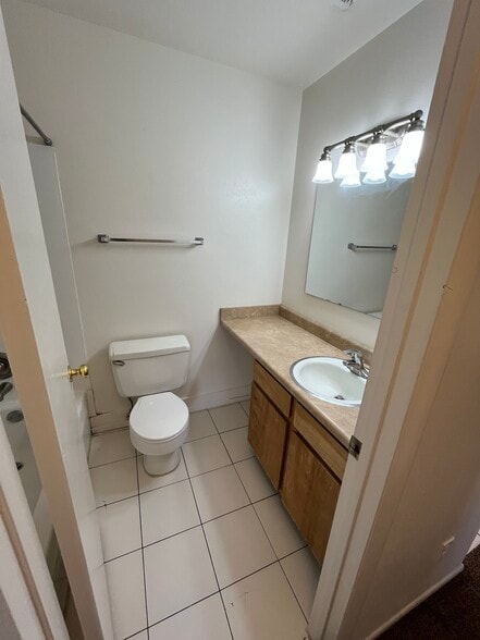 Building Photo - 1013 N 235 W