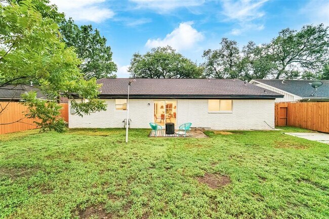 Building Photo - 9714 Blankenship Dr