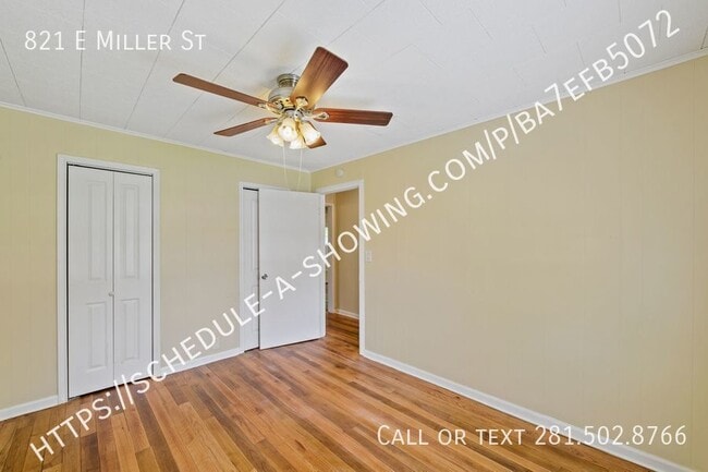 Building Photo - 821 Miller St