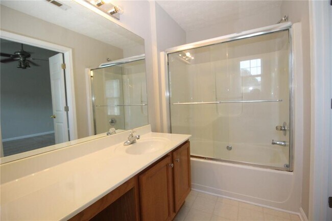 Building Photo - 948 Tree Creek Blvd